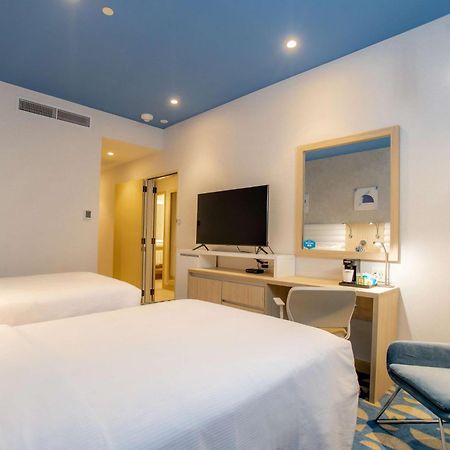 Hotel Hampton By Hilton Quito La Carolina Park Exterior foto