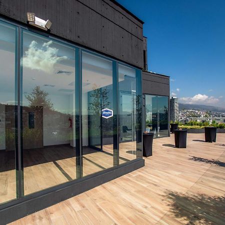 Hotel Hampton By Hilton Quito La Carolina Park Exterior foto