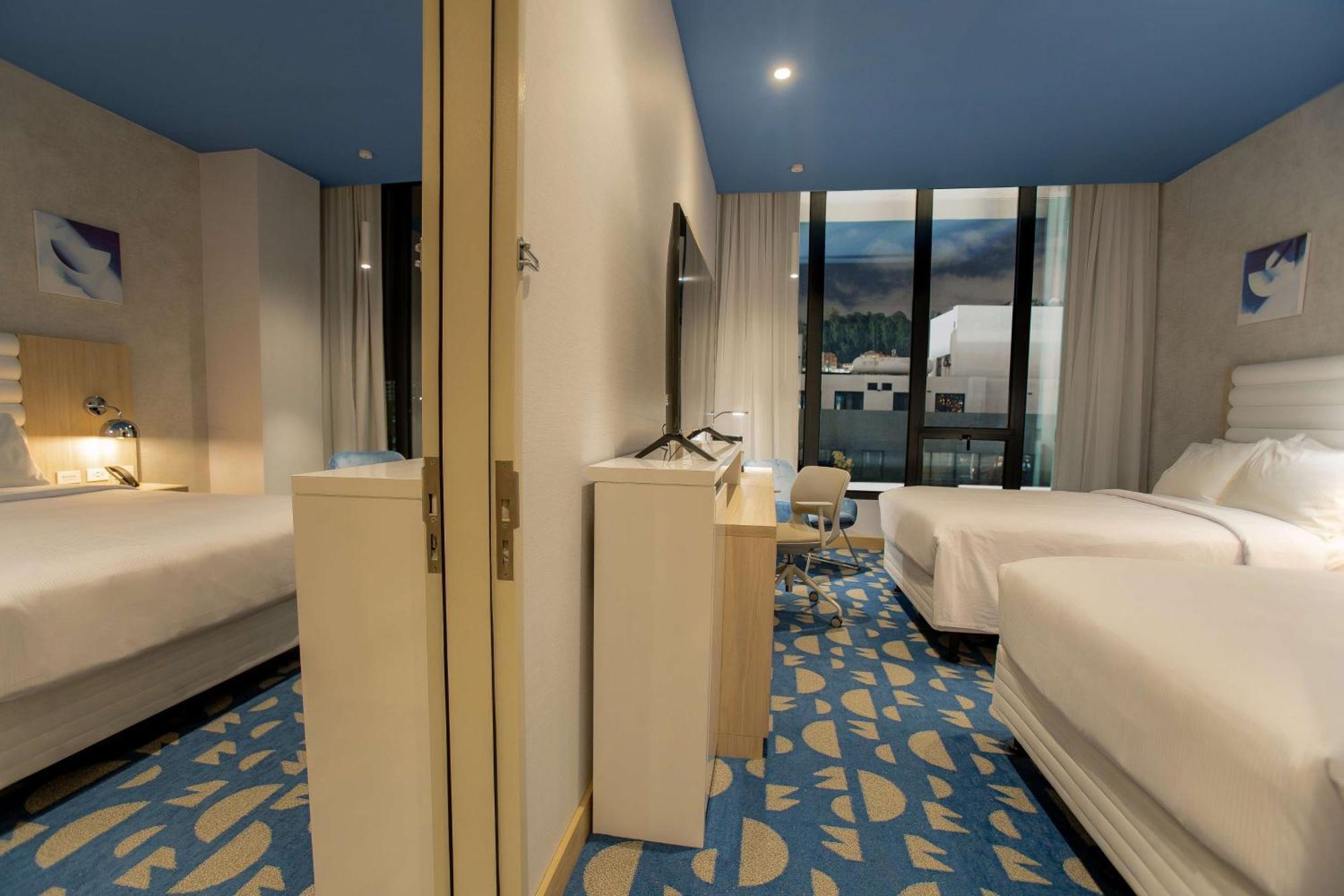Hotel Hampton By Hilton Quito La Carolina Park Exterior foto