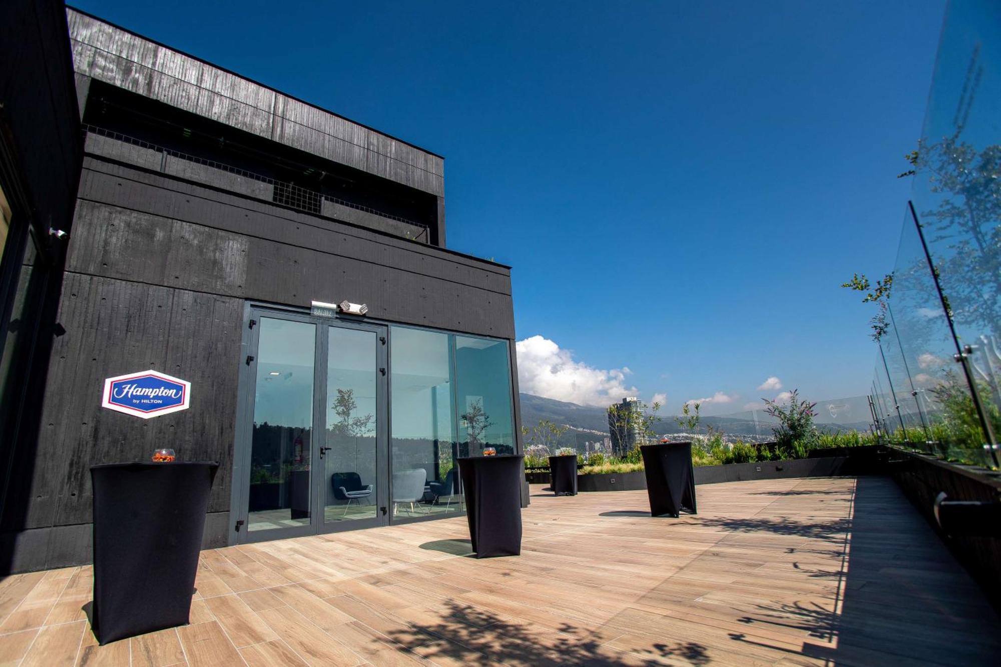 Hotel Hampton By Hilton Quito La Carolina Park Exterior foto