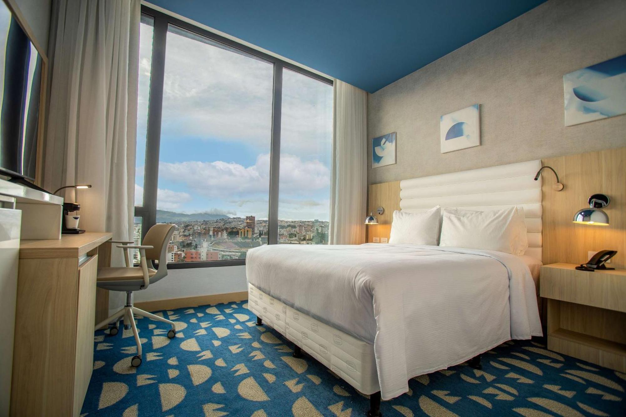 Hotel Hampton By Hilton Quito La Carolina Park Exterior foto