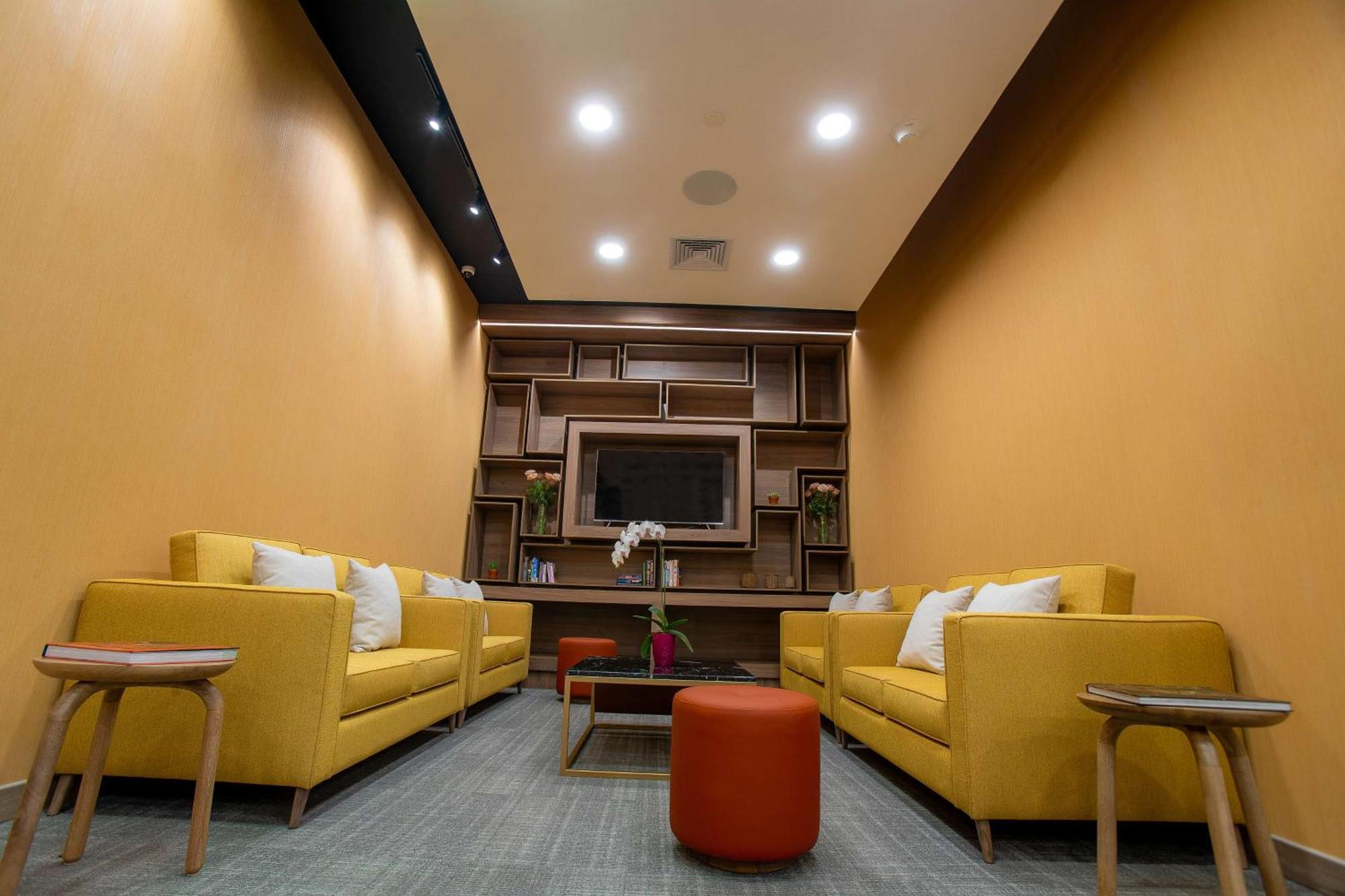Hotel Hampton By Hilton Quito La Carolina Park Exterior foto